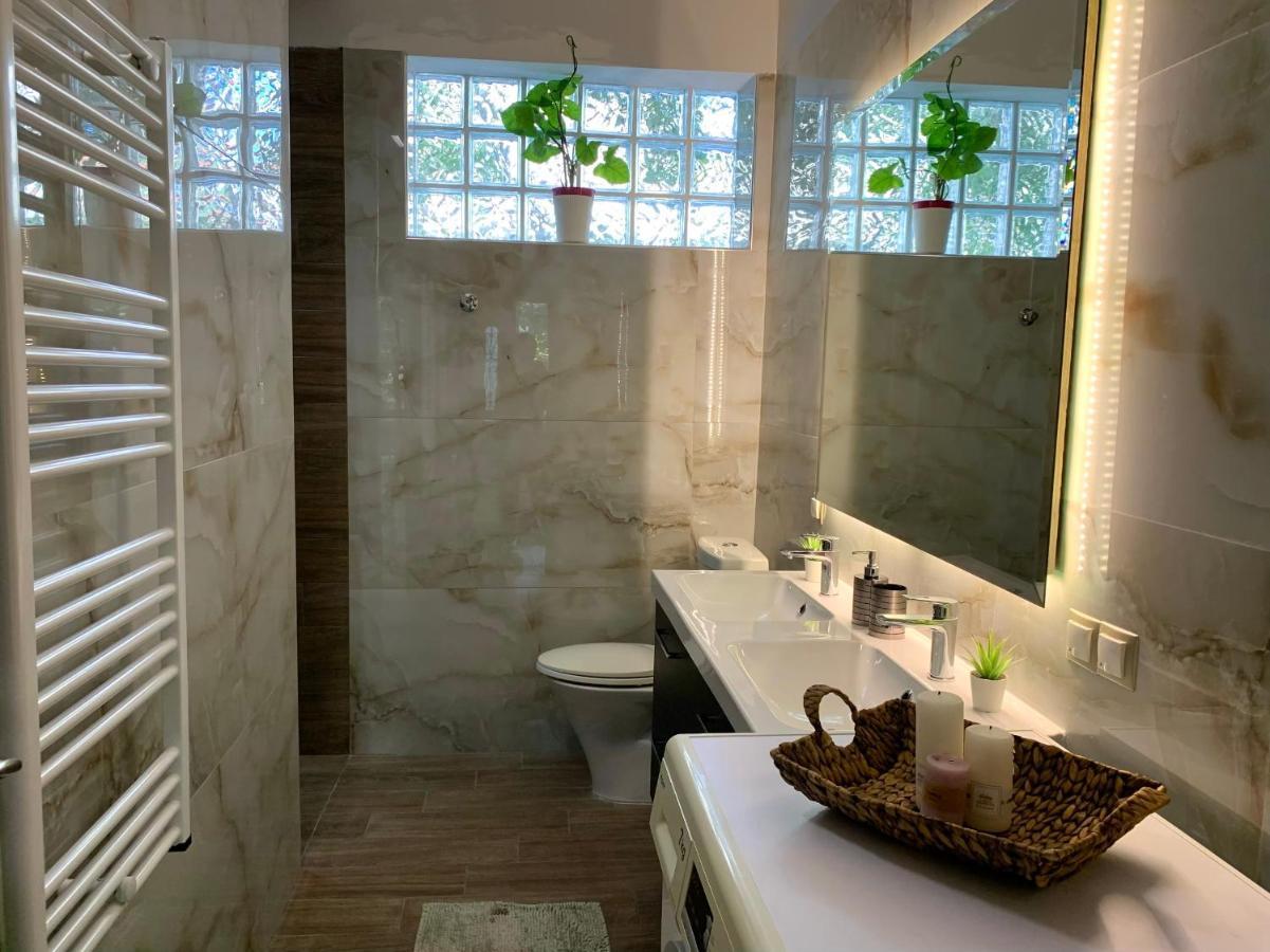 Apartament Oasis Luxury Detached House In With Hydromassage *